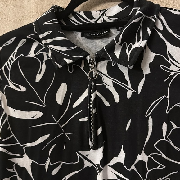 Rafaella Sleeveless Polo(Pit to Pit 20” Length 25”) - Picture 6 of 7